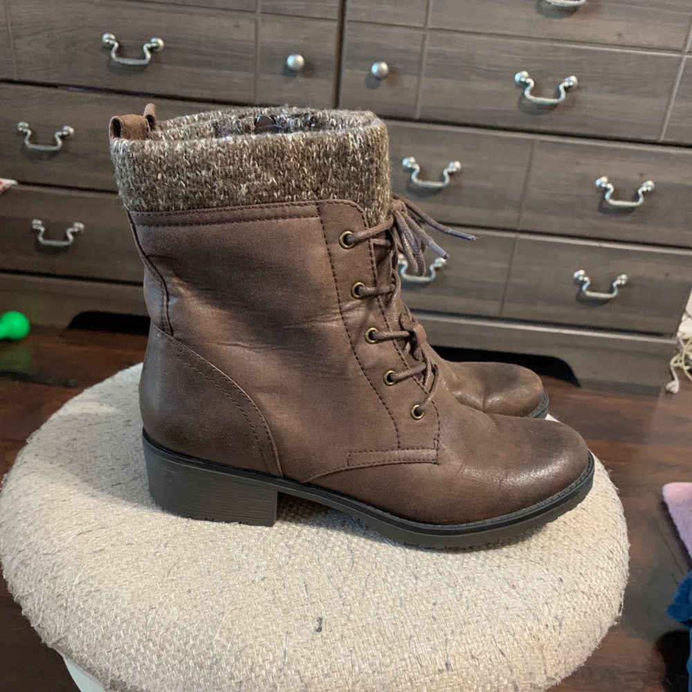 Lace-up Boots - Picture 2 of 4